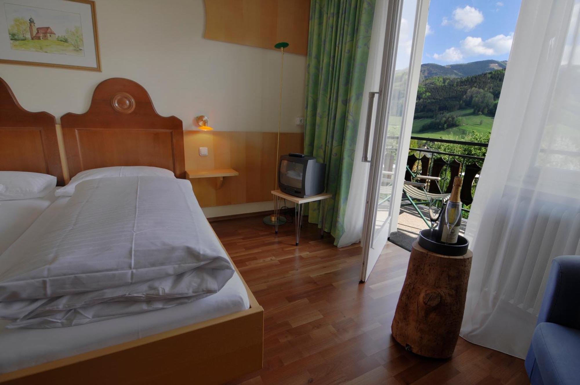 Landgasthof Kirchenwirt Grossraming Buitenkant foto