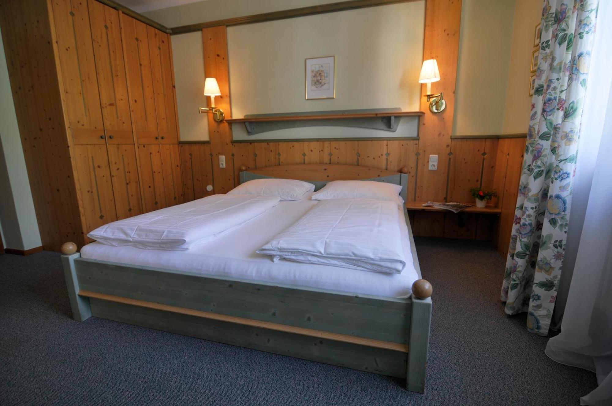 Landgasthof Kirchenwirt Grossraming Buitenkant foto